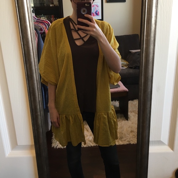 Mustard soft stripe kimono w/ruffle detail - Picture 3 of 3